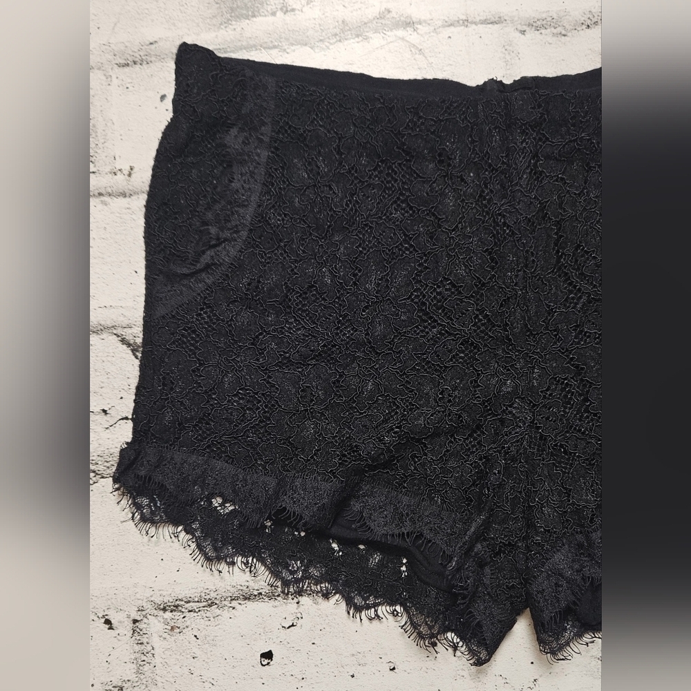 Wilfred Jules Black Lace High Rise Shorts Scalloped Hem Size 6 - Picture 4 of 11